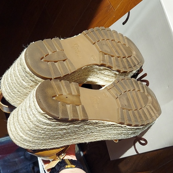 Crown Vintage Platform Wedges - Picture 4 of 6